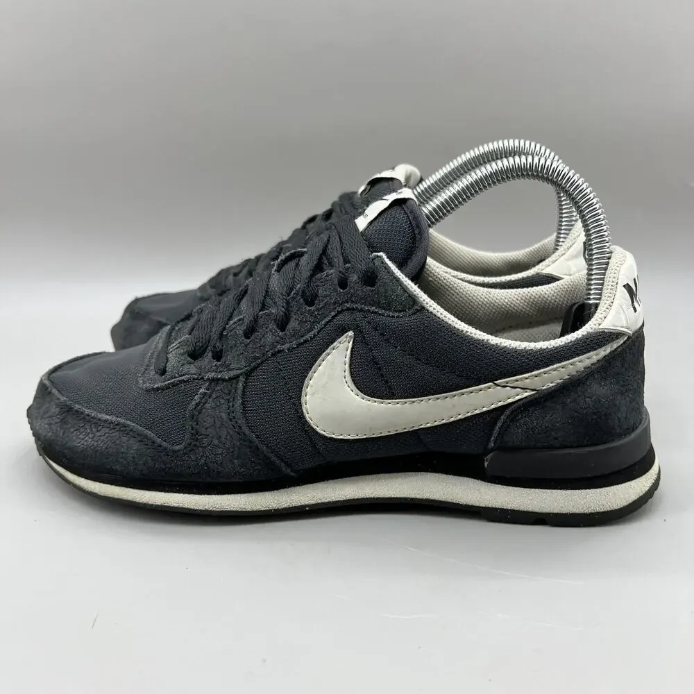Nike Internationalist Waffle Running Sneakers Women Size 6.5 Black White Shoes